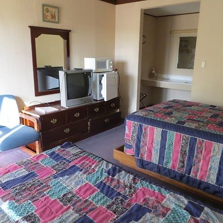 The Bluffs Inn & Suites דקורה מראה חיצוני תמונה
