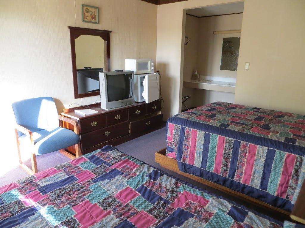 The Bluffs Inn & Suites דקורה מראה חיצוני תמונה